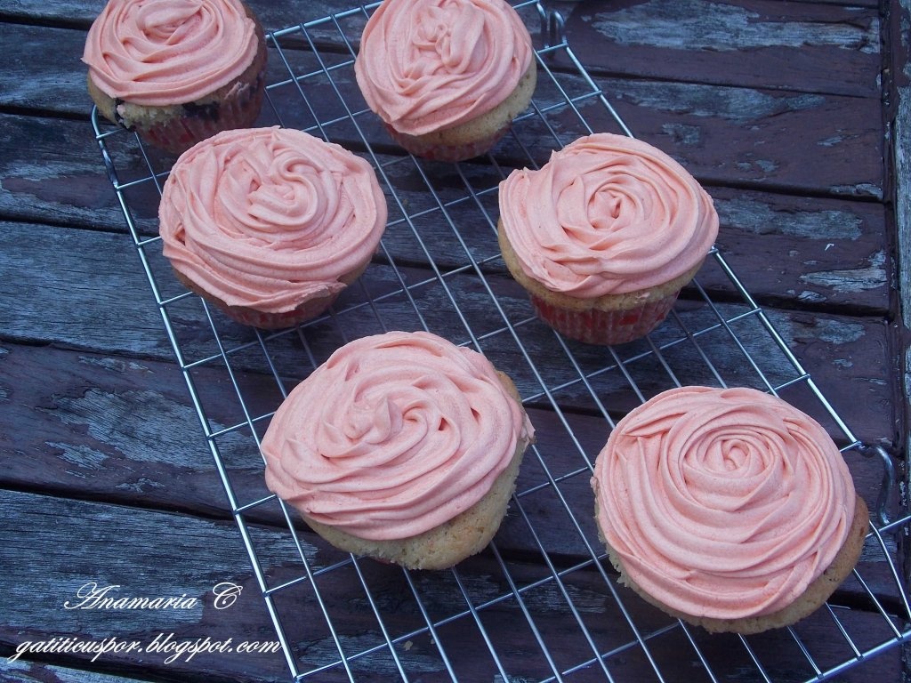 Cupcakes Cu Champagne Butter Cream