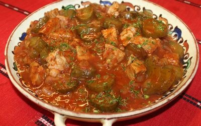 Mâncare de castraveţi muraţi din Oltenia