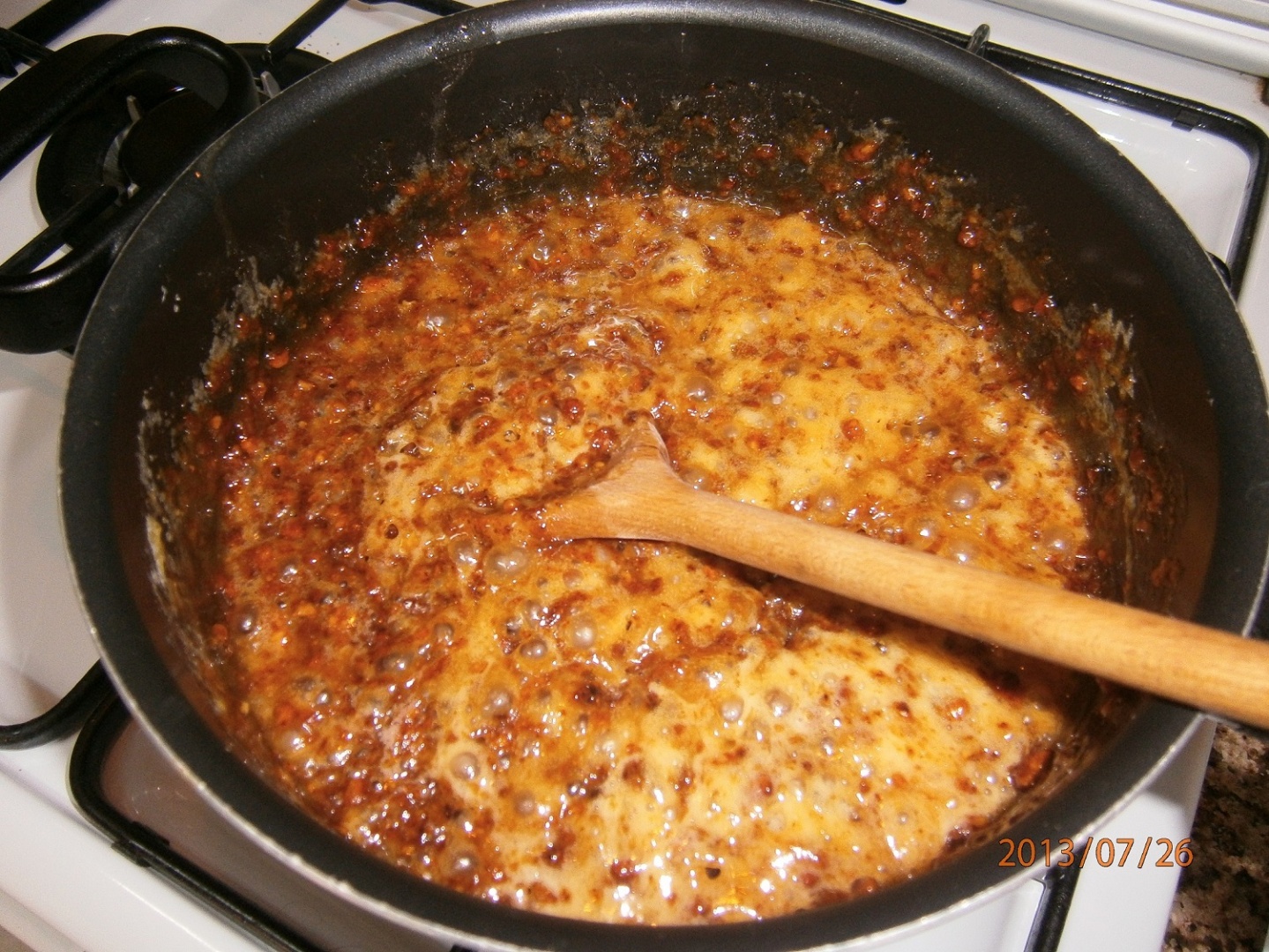 Napolitane umplute cu crema de caramel cu nuca