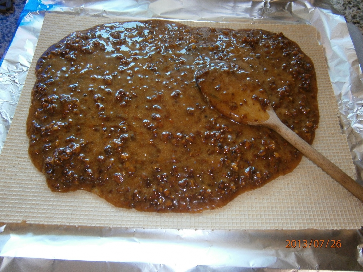 Napolitane umplute cu crema de caramel cu nuca