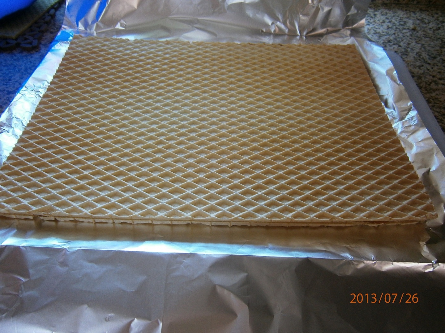 Napolitane umplute cu crema de caramel cu nuca