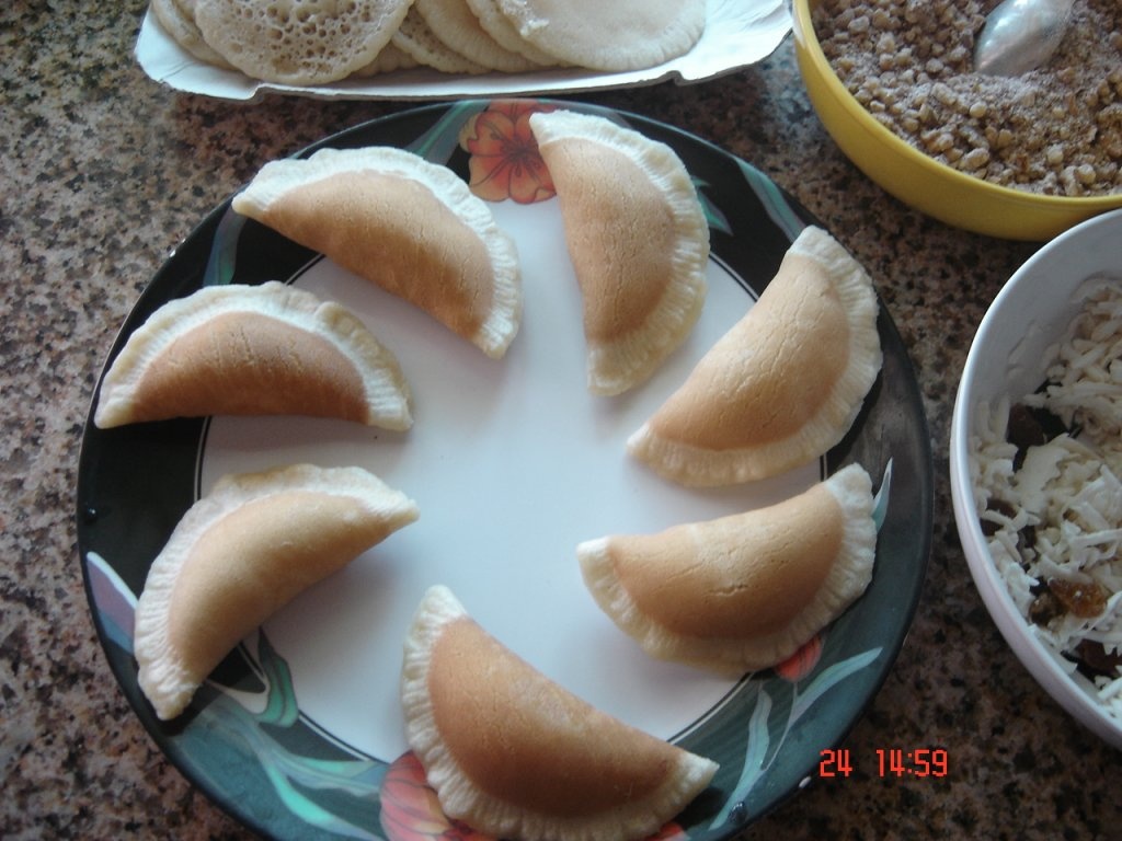 Cataief cu nuca si branza dulce-specific tarilor arabe in Ramadan