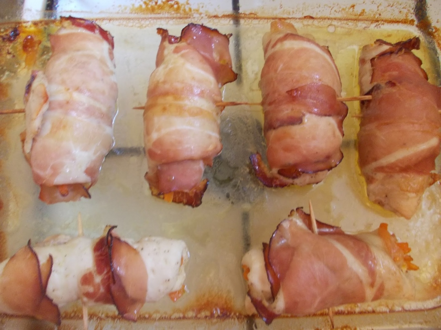 Rulouri din piept de pui bacon