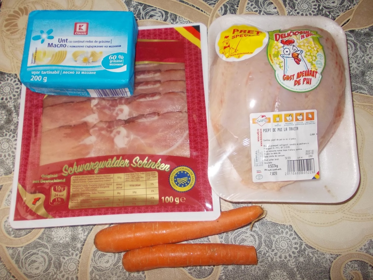 Rulouri din piept de pui bacon