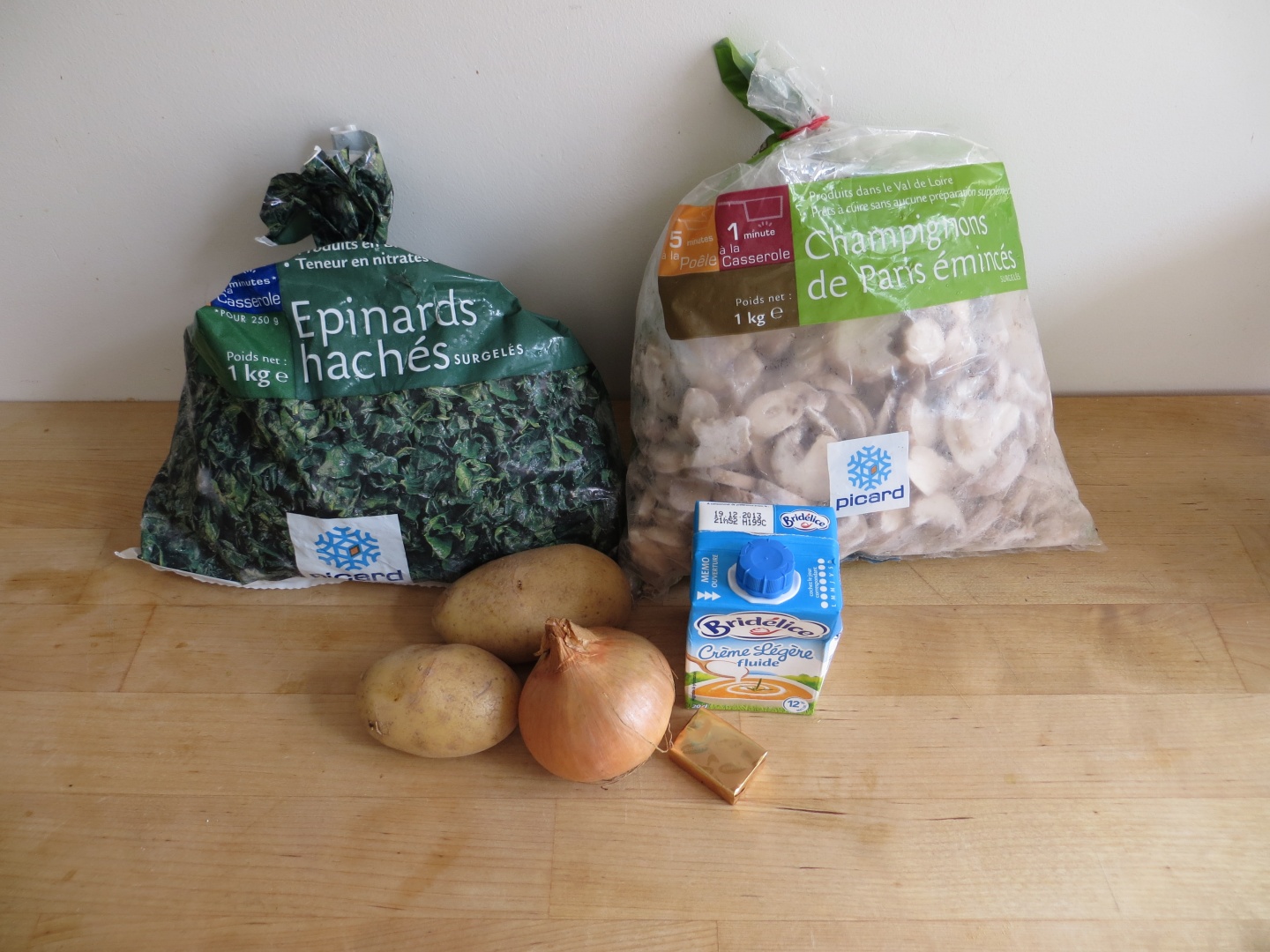 Supă-cremă de spanac cu ciuperci