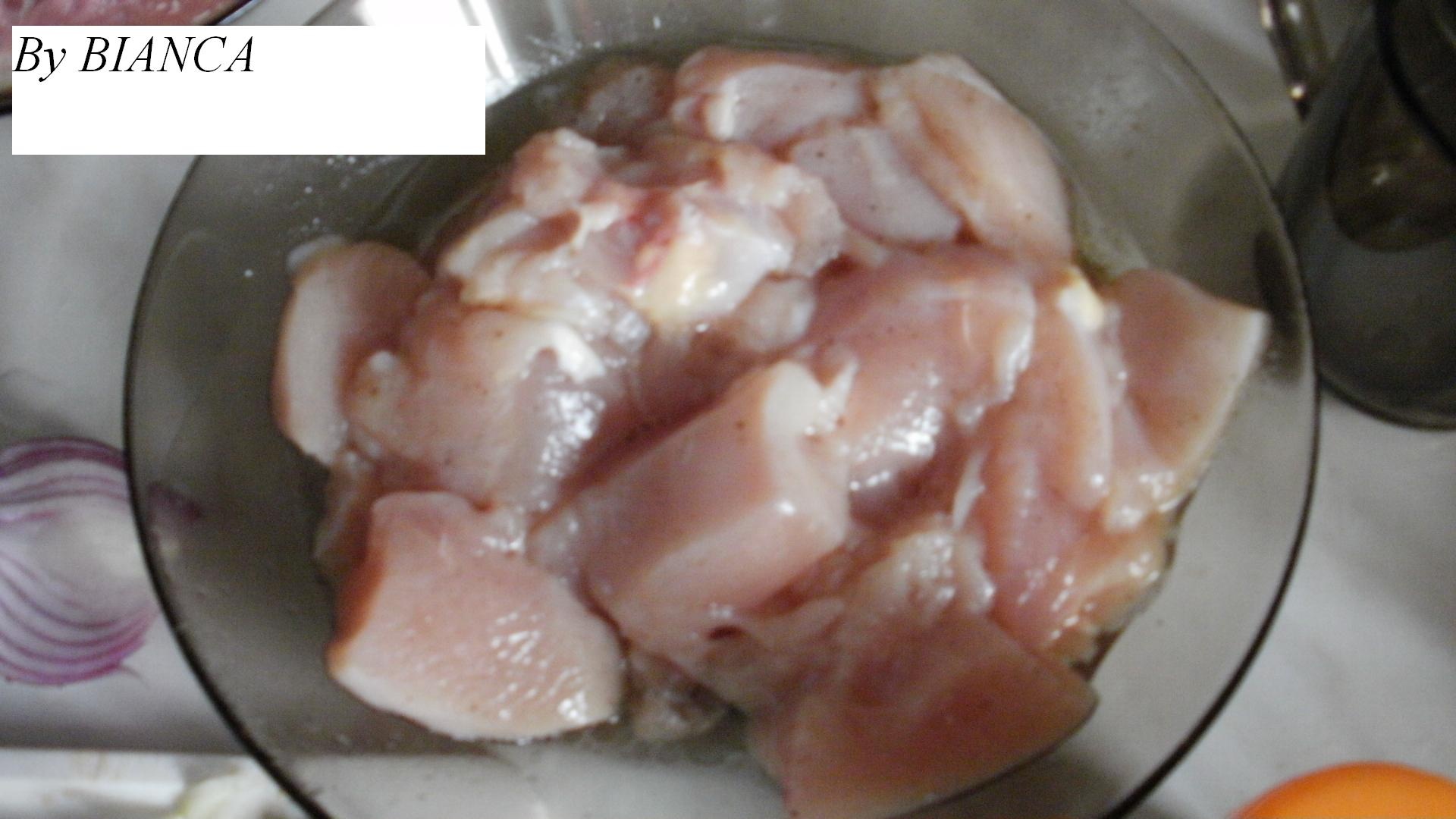 Frigarui la cuptor din piept de pui si legume