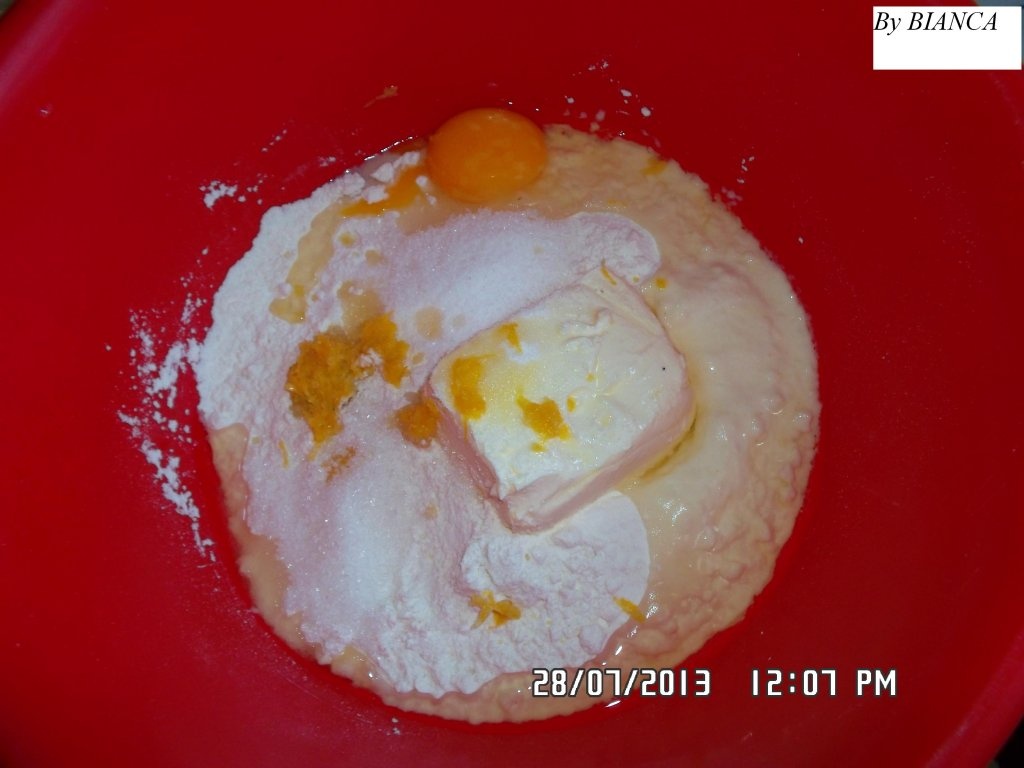 Tarta cu branza dulce si stafide