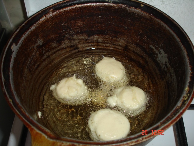 Gogosi pufoase(facute cu lingura)