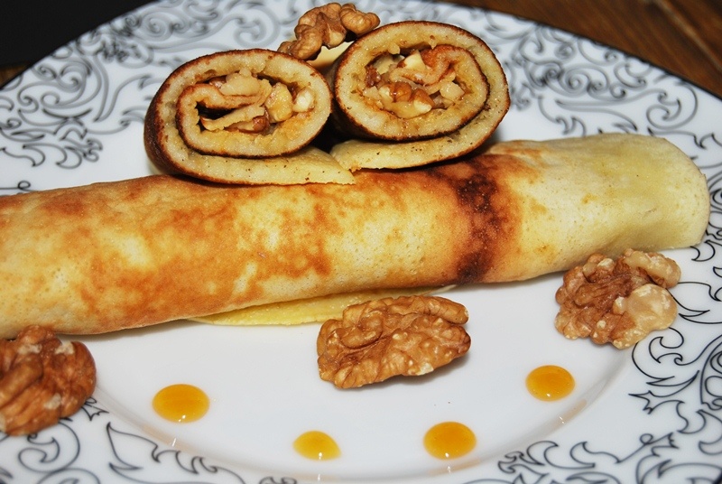 Clatite cu nuci prajite si caramel