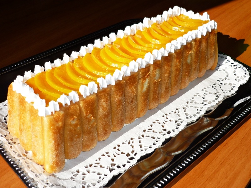 Prajitura cu iaurt si piersici. Reteta simpla, delicioasa, fara coacere