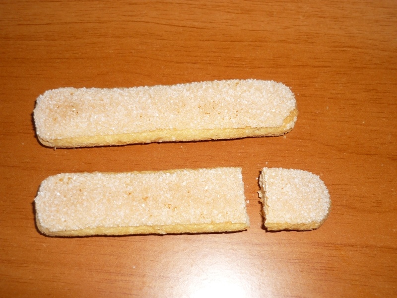 Prajitura cu iaurt si piersici. Reteta simpla, delicioasa, fara coacere