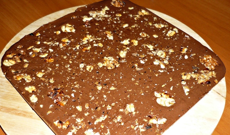 Ciocolata de casa cu nuca prajita