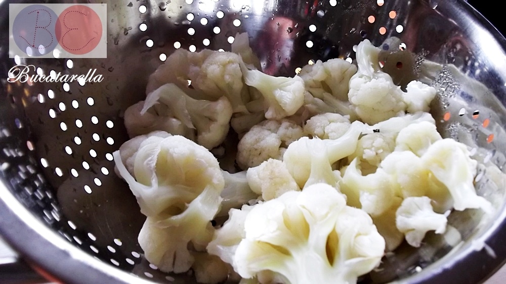 Conopida cu maioneza si usturoi