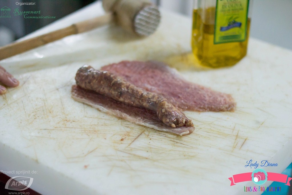 Rulada de carne cu carnati din Muntenia