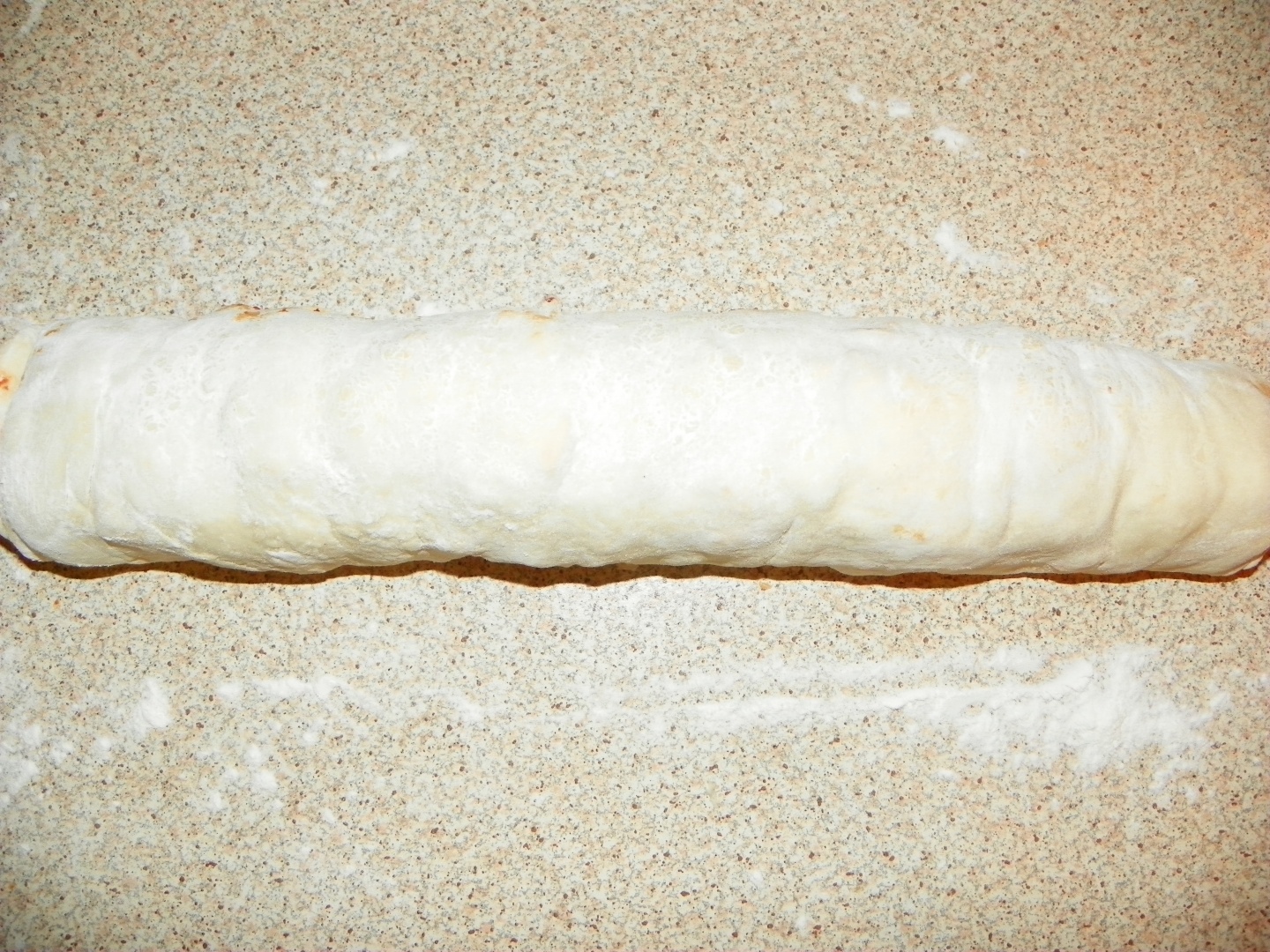 Mini-pizza cu branza si afumatura