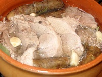 Friptura cu pulpa de porc si carnati