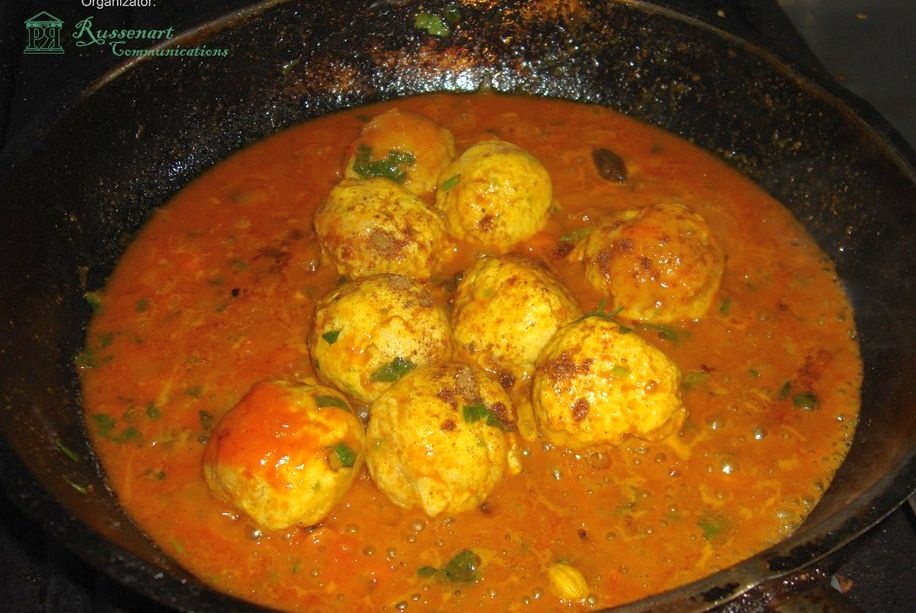 Chiftele din carne de pui in sos picant