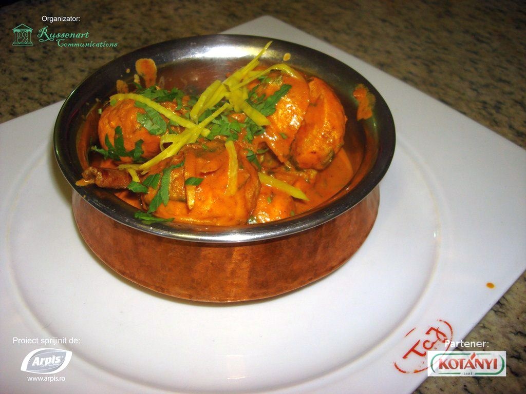 Chiftele din carne de pui in sos picant