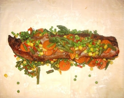 Rulada din muschiulet de porc cu legume in foi de placinta