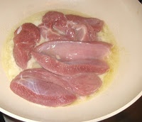 Pulpa de curcan in sos de unt si rosmarin