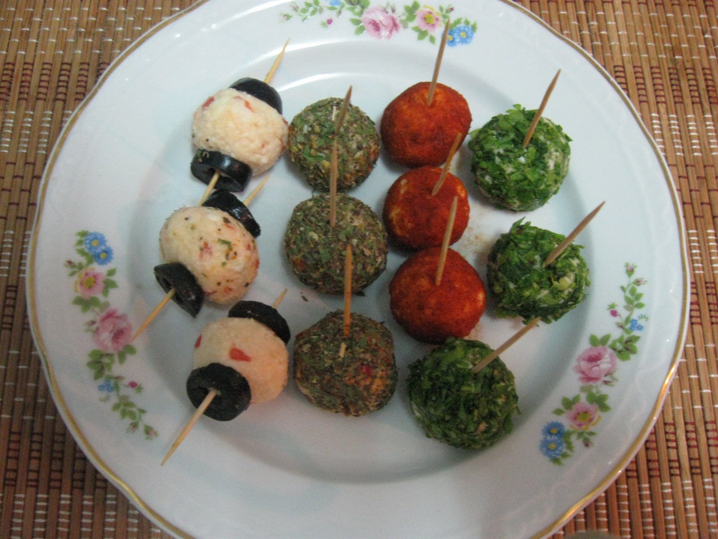 BILUTE DE BRANZA IN INVELIS DE CONDIMENTE