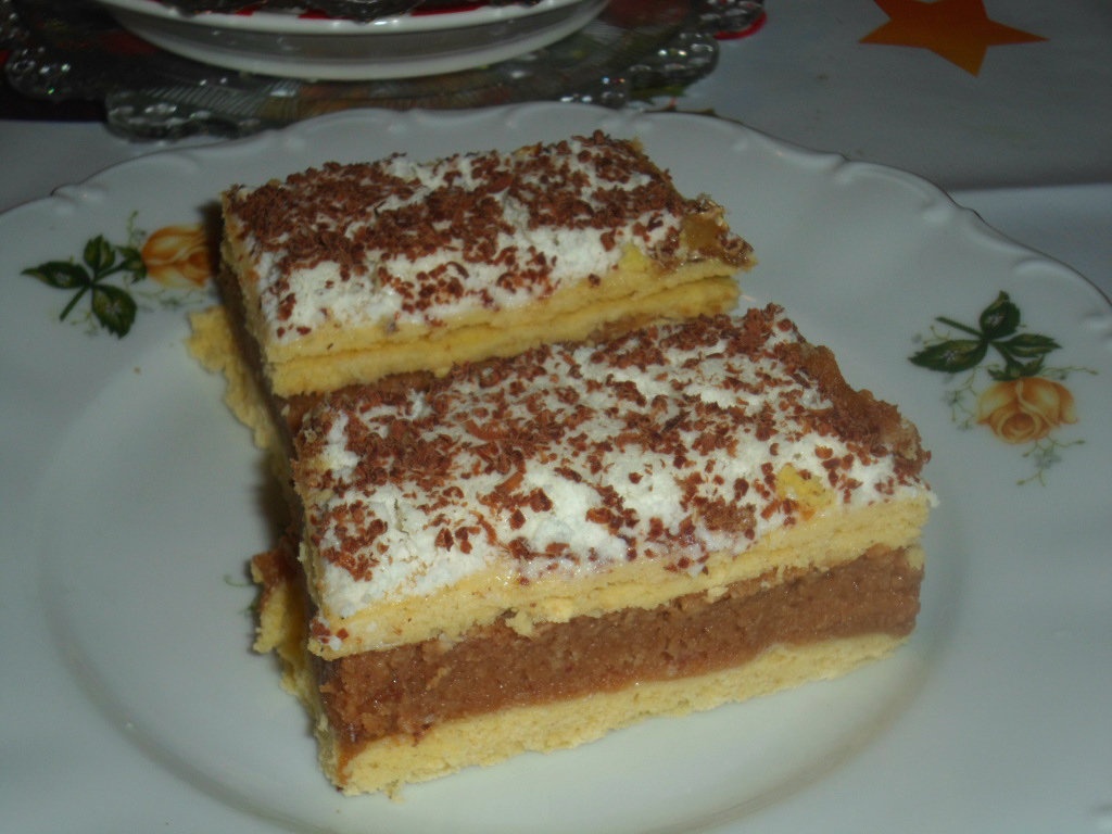 Prajitura cu rom si foaie sfaramata