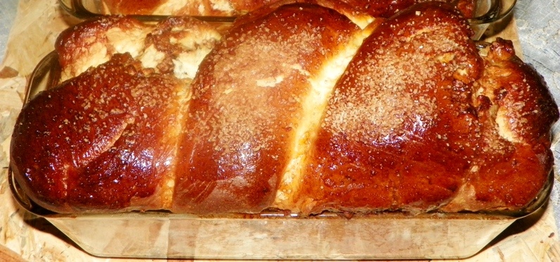 Cozonac impletit ,cu nuca