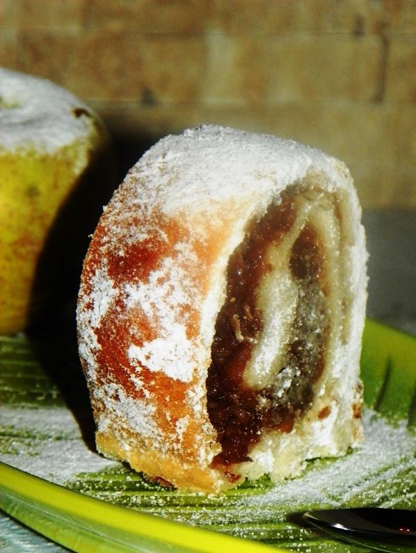 Rulada cu mere si gem de prune