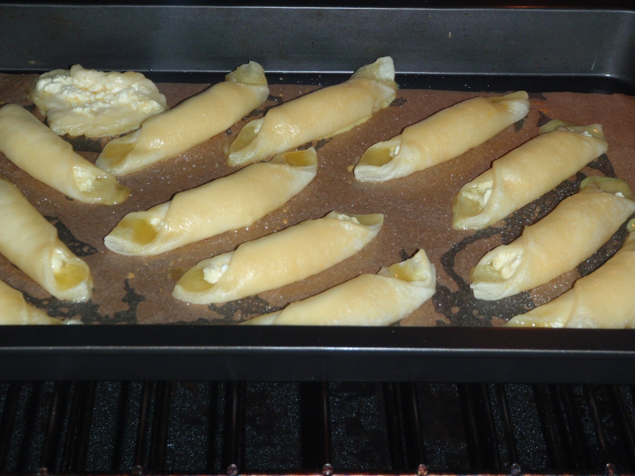 Cornuri cu branza dulce