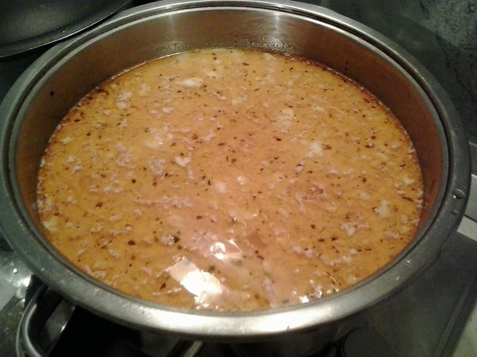 Ciorbita cu carnati semi-afumati