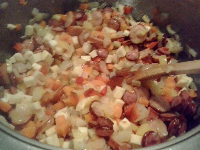 Ciorbita cu carnati semi-afumati