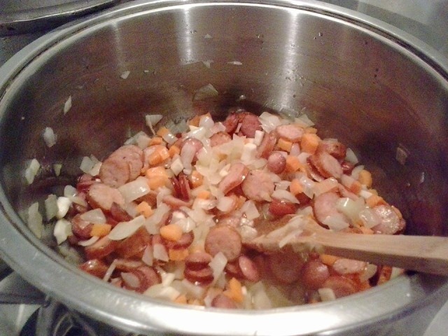 Ciorbita cu carnati semi-afumati