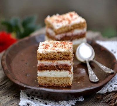 Prajitura cu foi de miere