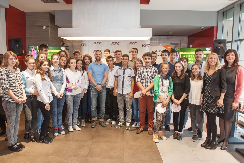 KFC și Pizza Hut sprijină organizaţia World Vision pentru cea de-a şaptea ediţie a campaniei „Vreau în clasa a noua”