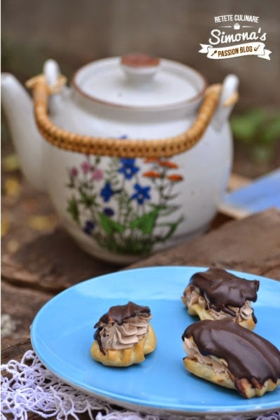 Mini eclere cu crema de ciocolata si cafea