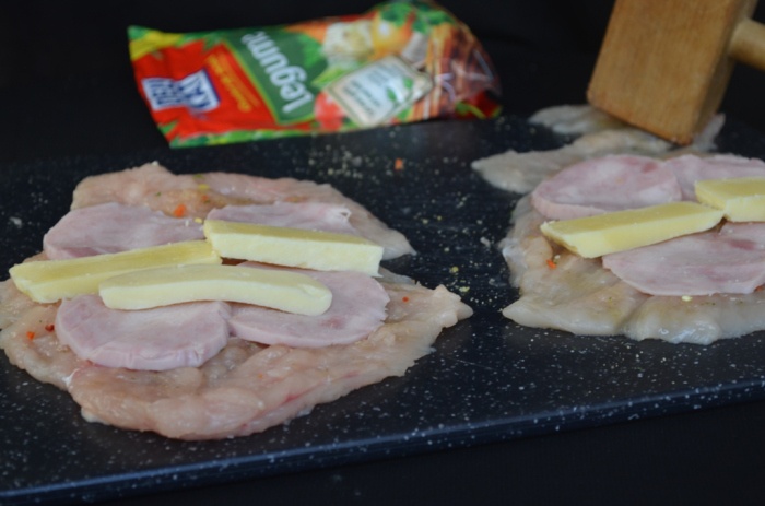 Piept de pui cu sunca si cascaval ( Cordon Bleu )