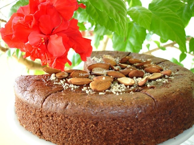 Tort de ciocolata cu migdale si nuci reteta by Jamie Oliver