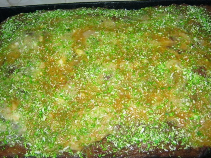 Prajitura cu ananas, struguri si crema de vanilie