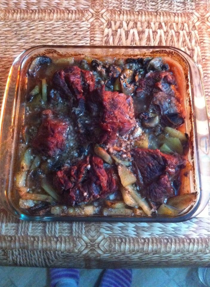 Friptura de vitel la cuptor cu ciuperci si cartofi