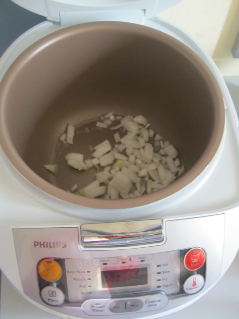 Mancare de cartofi cu carne la Multicooker