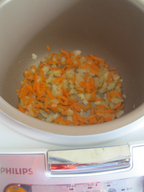 Mancare de cartofi cu carne la Multicooker