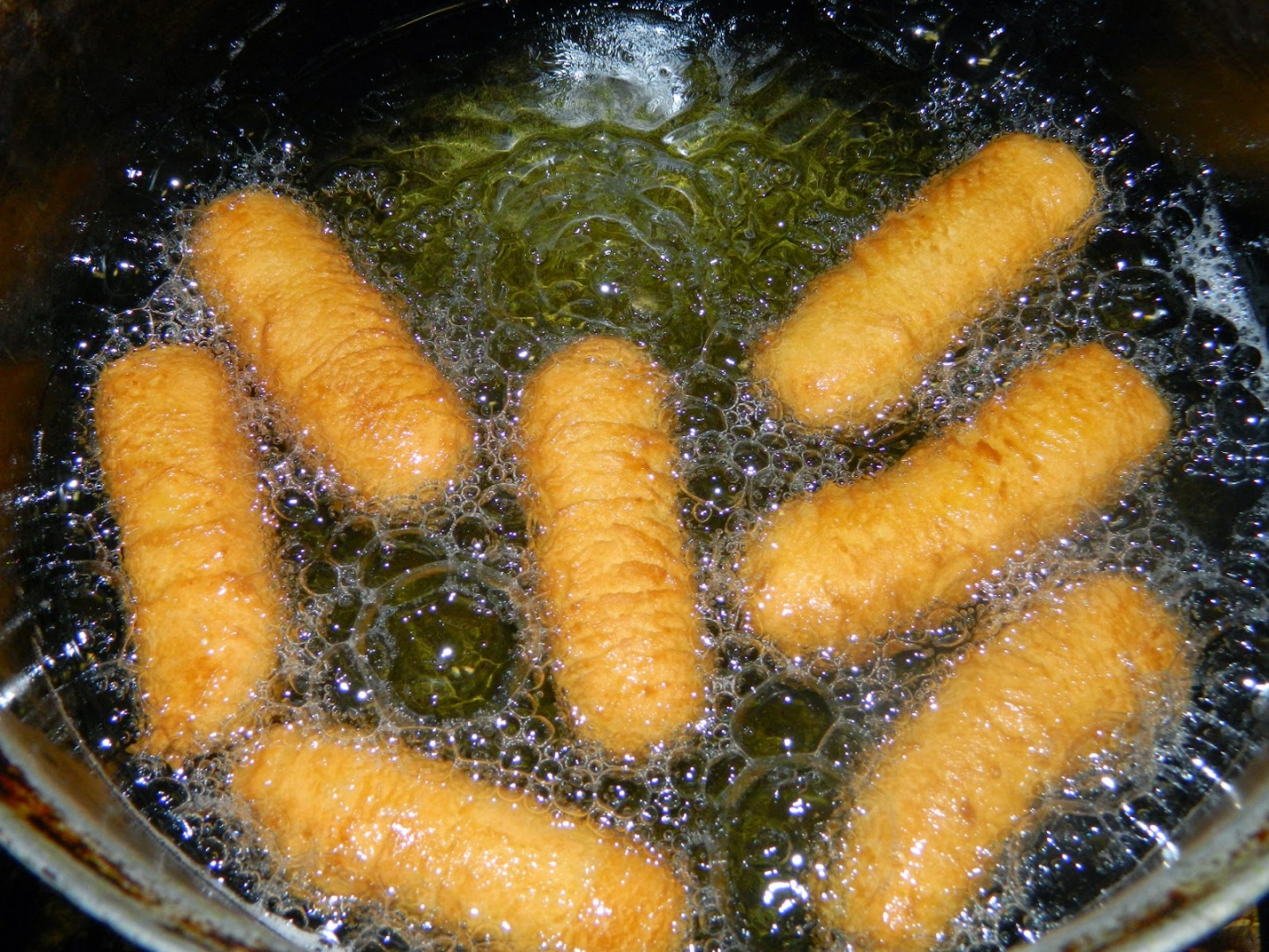 Biscuiti prajiti sau banane prajite. Reteta delicioasa cu amintiri din copilarie