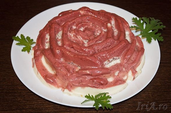 Panna cotta cu gem de capsuni