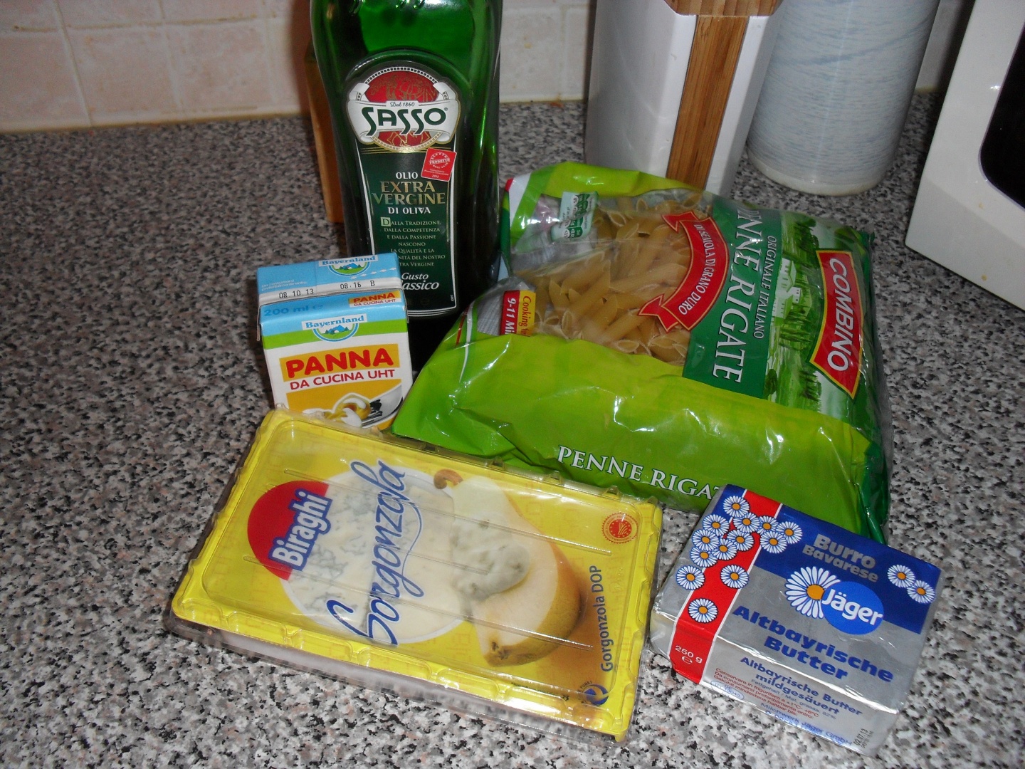 Paste cu gorgonzola (branza cu mucegai)