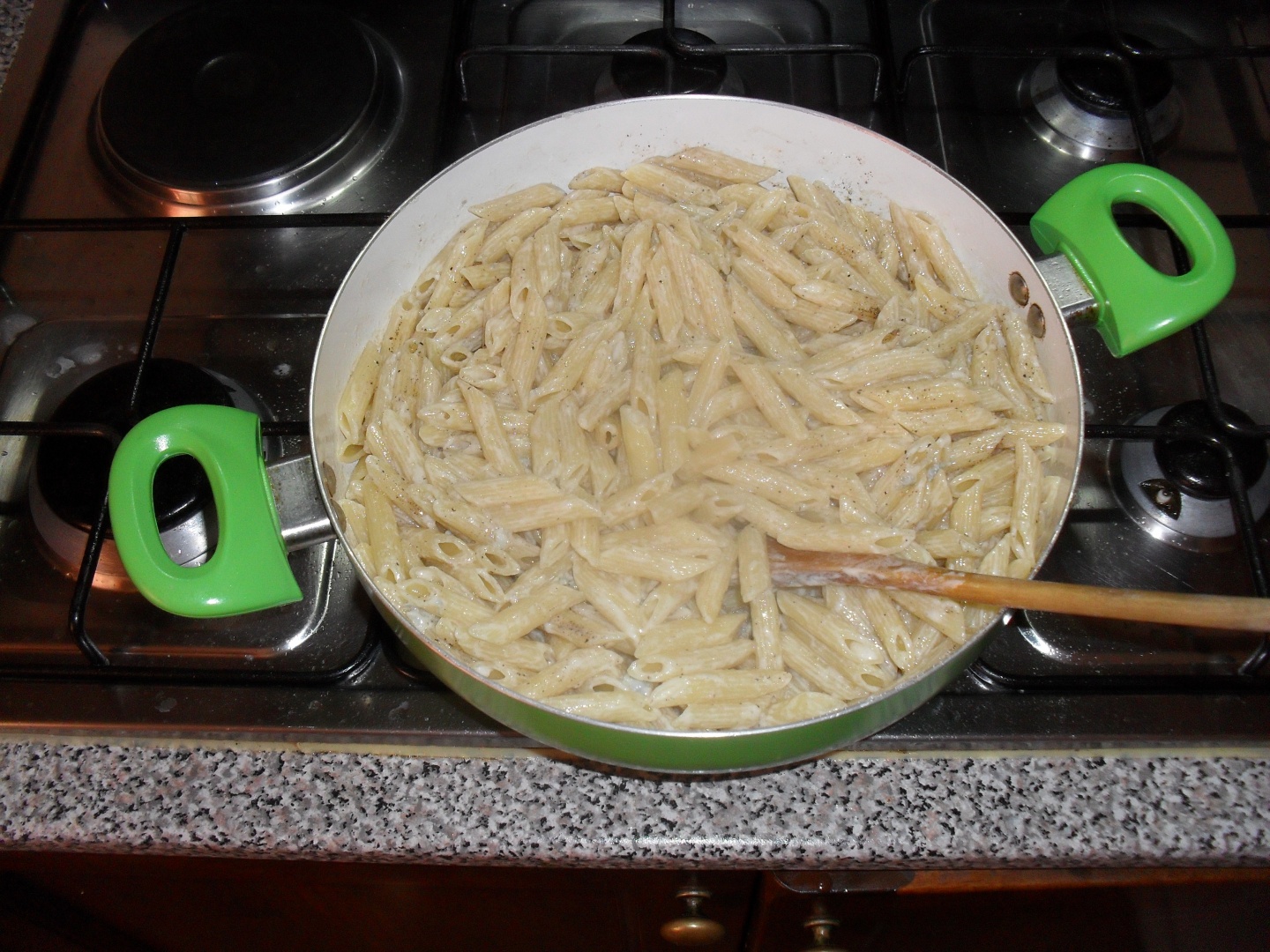 Paste cu gorgonzola (branza cu mucegai)