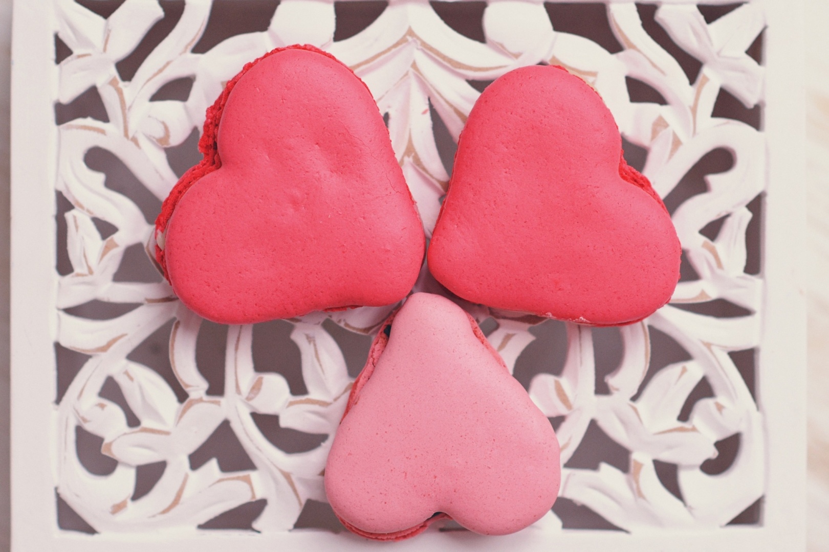 Madame Lucie aduce love macarons și alte declarații dulci