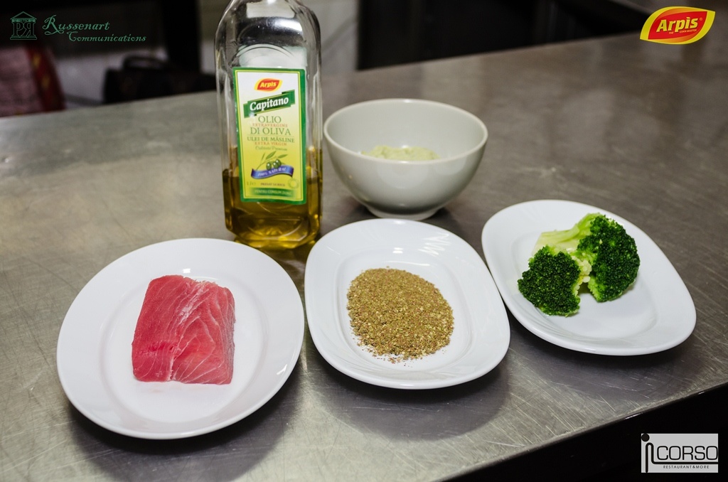 Ton Tataki cu piure de broccoli