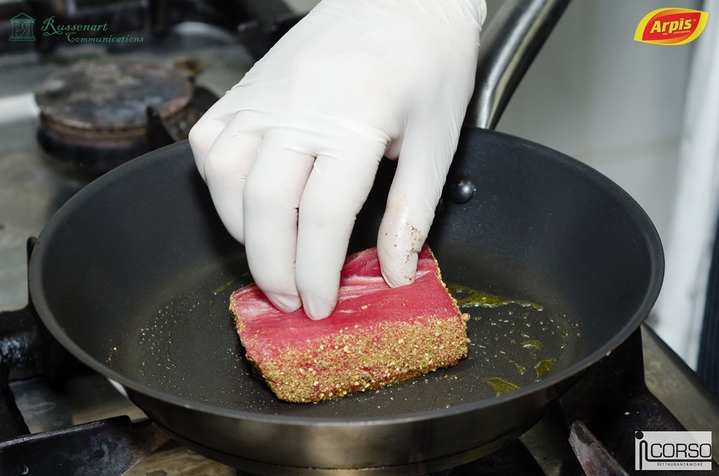 Ton Tataki cu piure de broccoli