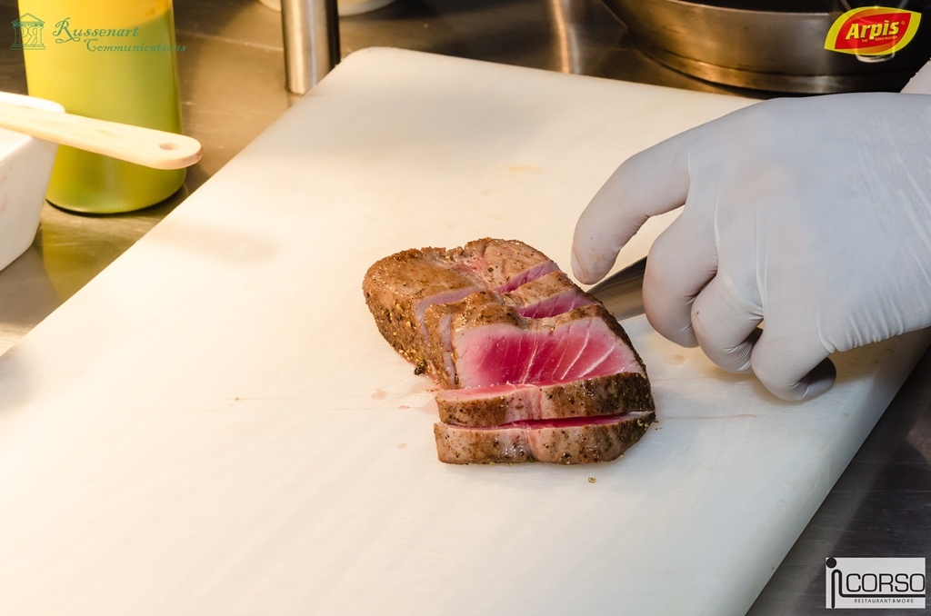 Ton Tataki cu piure de broccoli