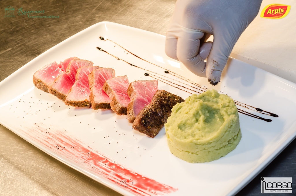 Ton Tataki cu piure de broccoli